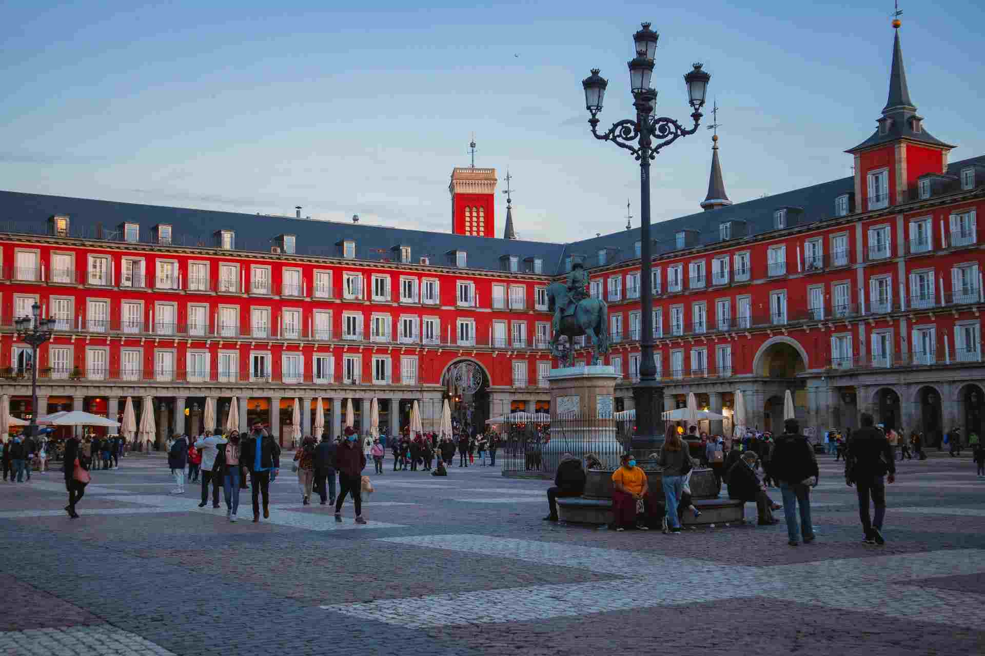 Atracción de la plaza mayor de Madrid.